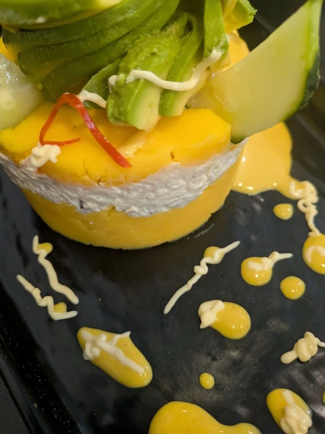 Causa con aguacate